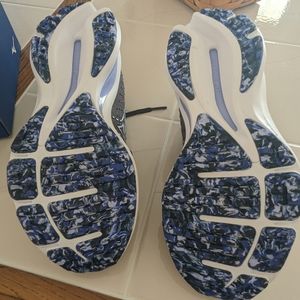 Women Mizuno Wave runner Sneakers Size 6